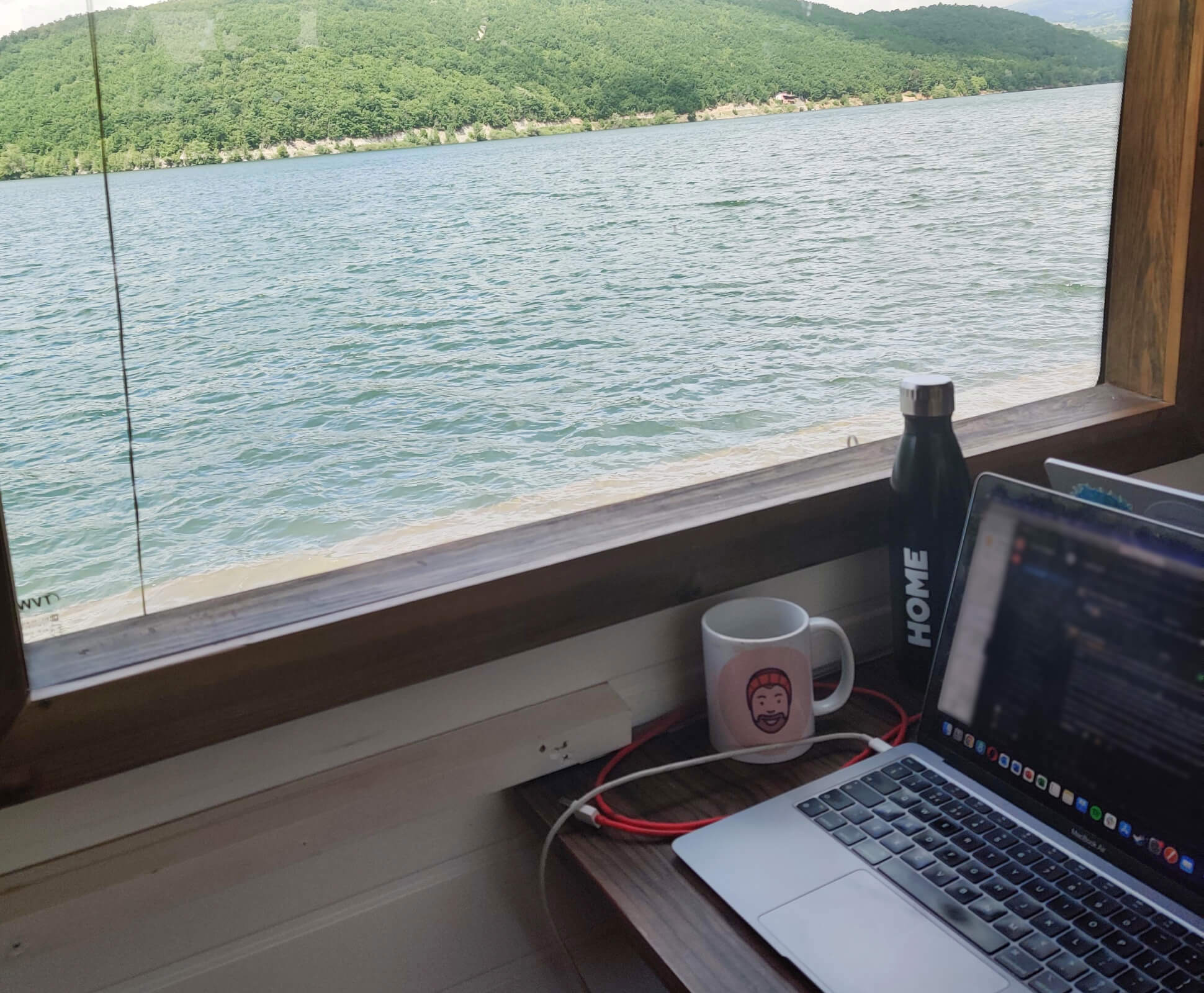 Digital Nomad Image 1@2X